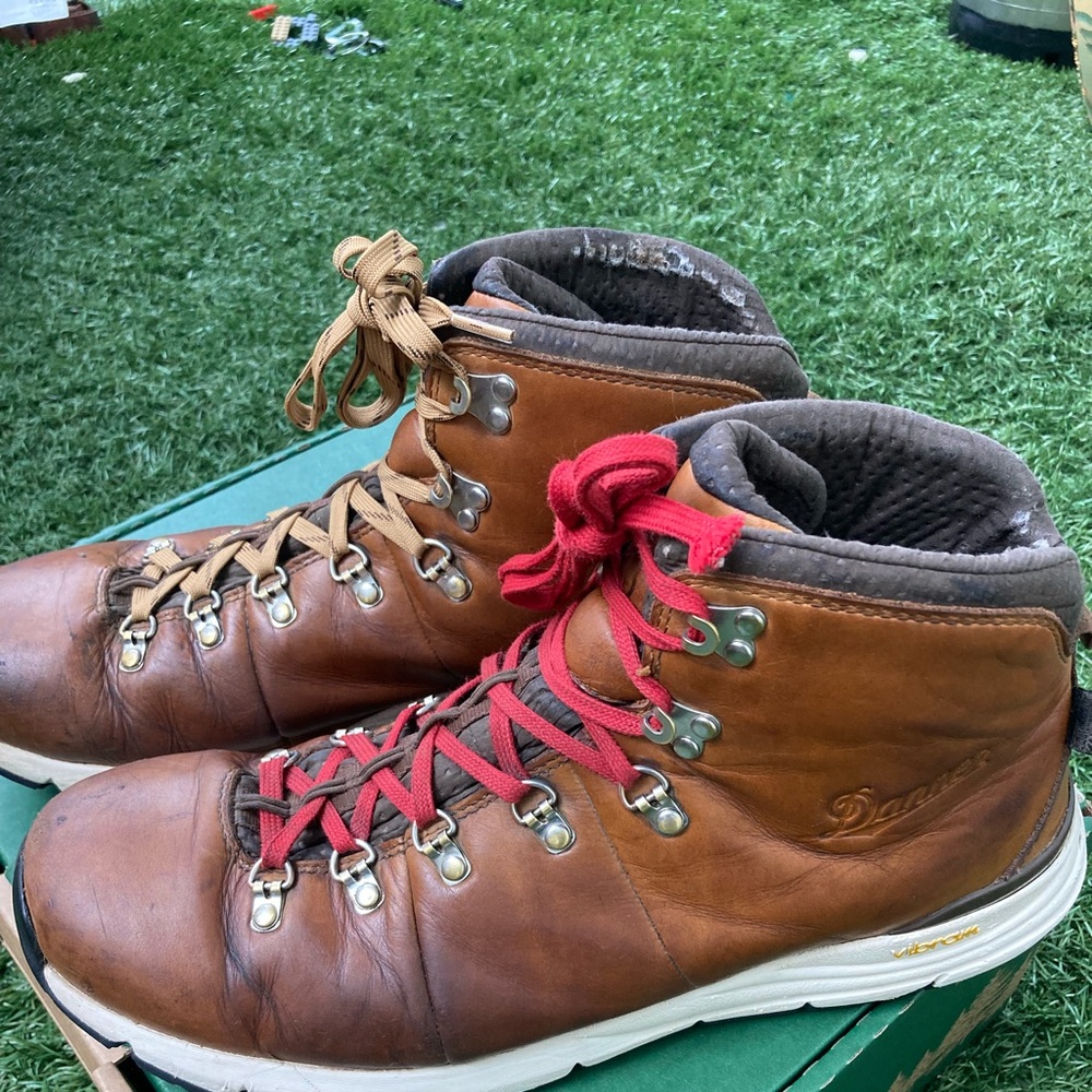 Mens Danner mountain 600 boots, used, size 13